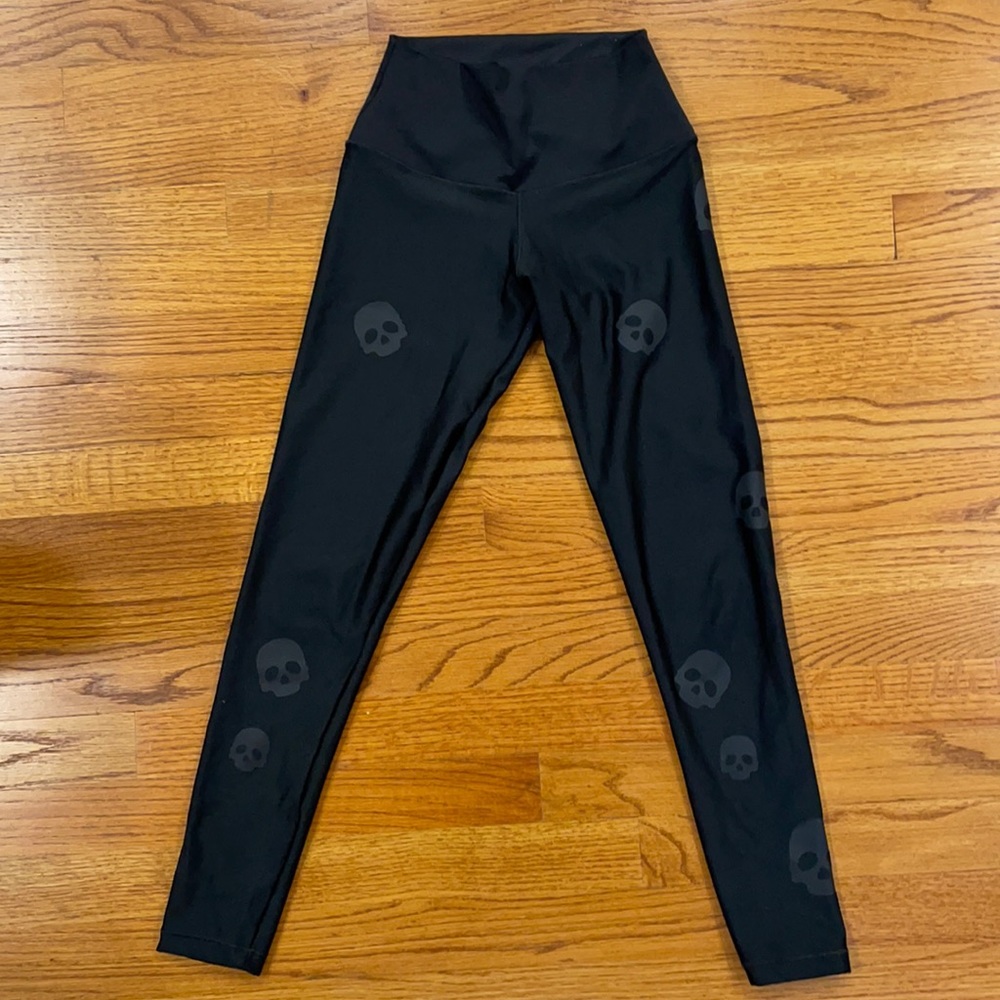 Black skull leggings